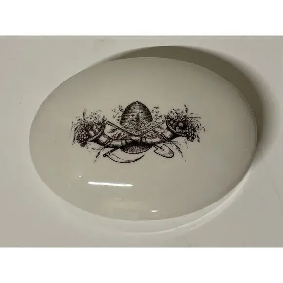 NWT Mary Carol Oval Ivory & Black Porcelain Trinket Box - Picture 2 of 3